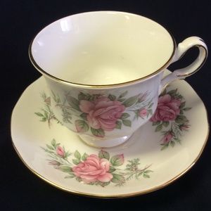 Queen Anne Bone China England Tea Cup & Saucer Pink floral Ridgway #8540